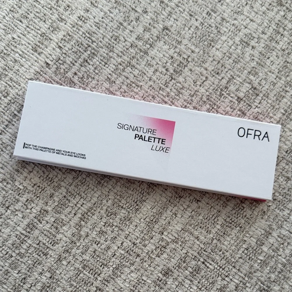 OFRA Signature Palette Luxe - White and Pink